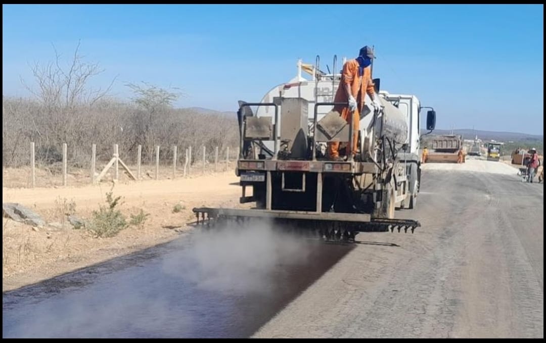 Pavimentação da PB-264 avança, beneficiando o Cariri paraibano