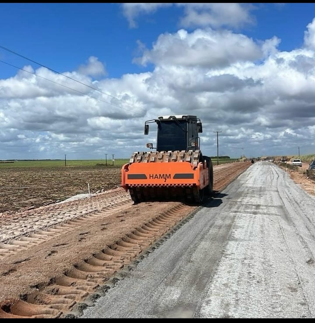 Pavimentação da PB-033 avança para fortalecer turismo e mobilidade na Paraíba